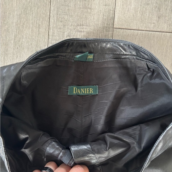 Women's Black  Pants Danier Leather - Picture 7 of 10